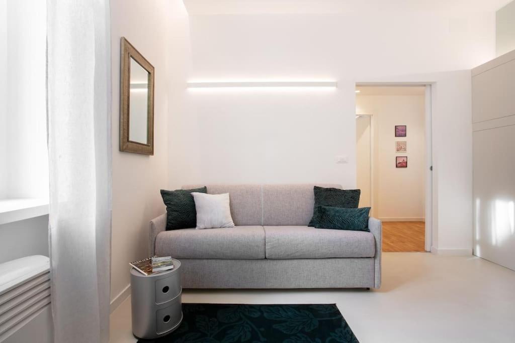 Santa Chiara Apartment *